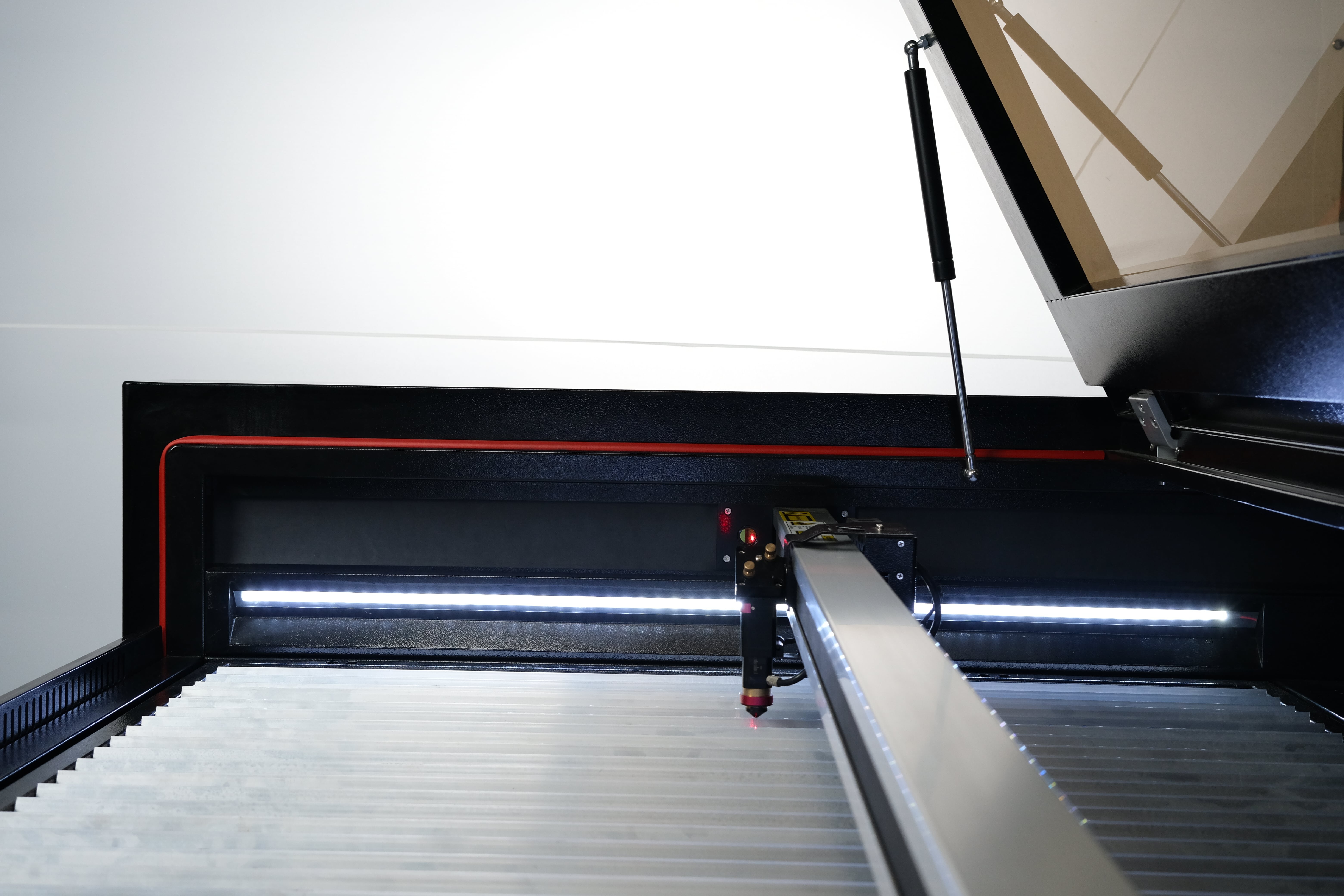 Super NOVA - 2022 paras laserkaiverruskone AEON Laser_2:lta